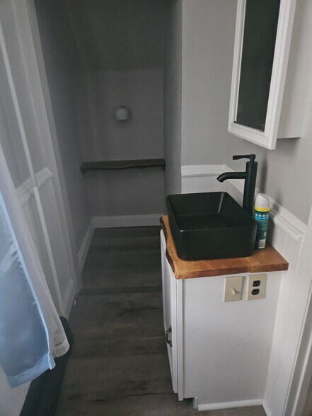 1st floor half bath - 290 E 7th St