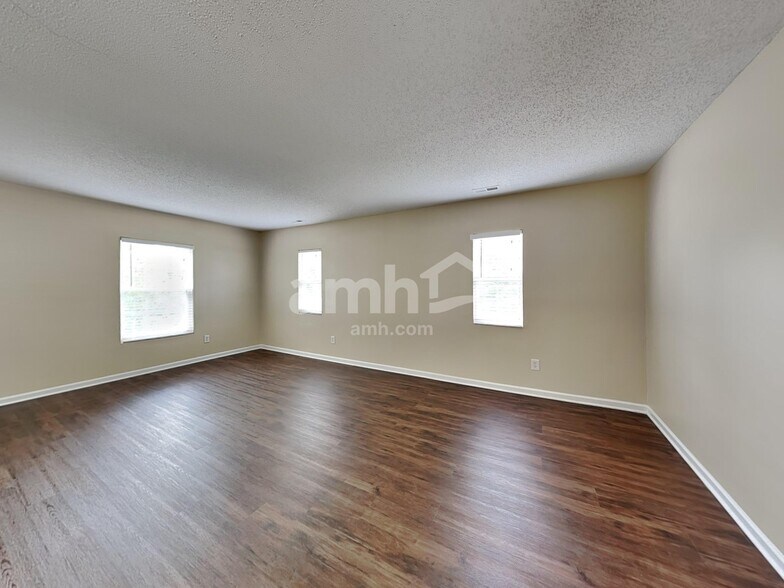 Building Photo - 710 Obsidian Way