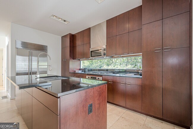 Building Photo - 2269 Briarwood Hills Dr NE