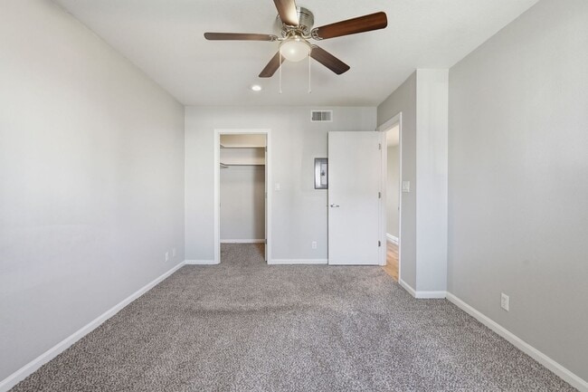 Building Photo - **Charming Condo Located in Central Phoenix**