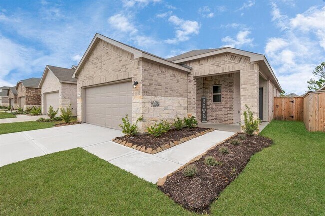 Building Photo - 14455 Cedar Ledge Ln