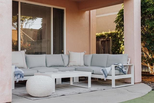 Building Photo - 10517 Corte Jardin Del Mar