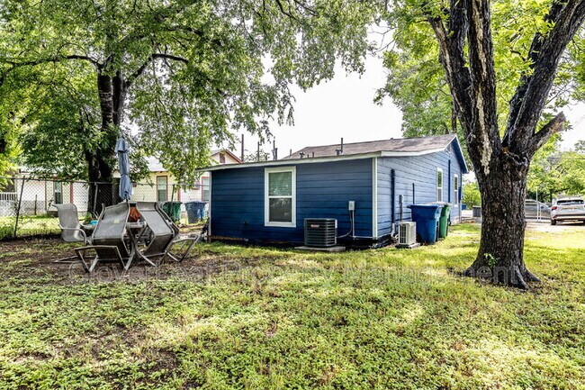 Building Photo - 2735 Pecan Valley Dr