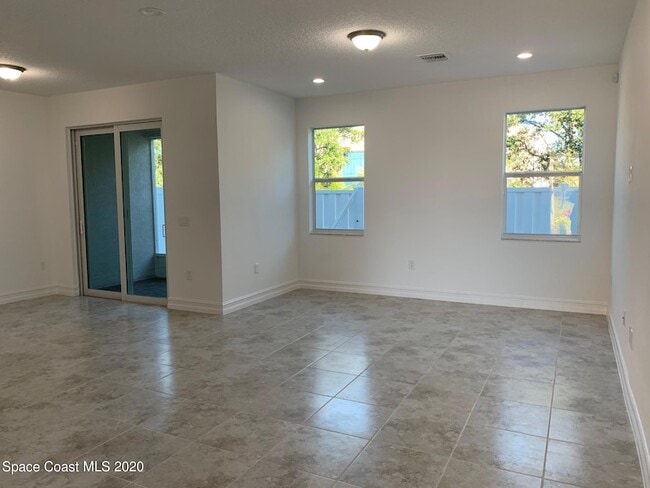 Building Photo - 1470 Isabella Dr