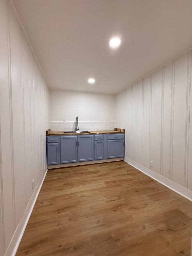 Building Photo - Completely renovated 5-bedroom, 3-bathroom home in the highly desirable Dalraida