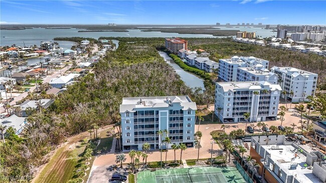 Building Photo - 6691 Estero Blvd