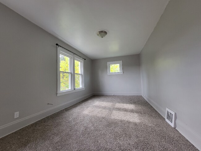 Building Photo - 5219 Vandalia Ave