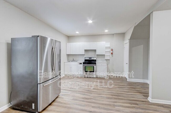 Building Photo - 2854 Oakley Ave