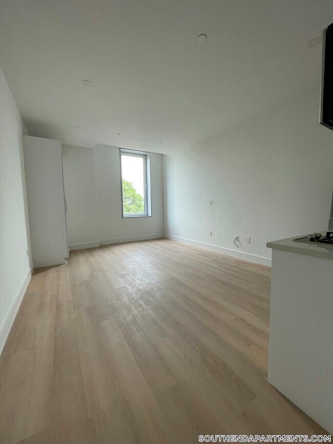 Building Photo - 1127 Harrison Ave