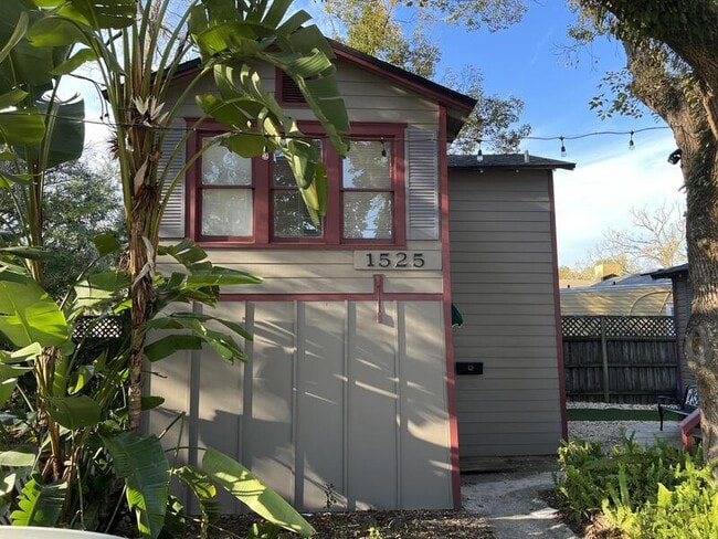 Primary Photo - 1525 Landon Ave