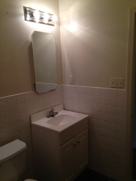 Bathroom - 17 Blake Ave