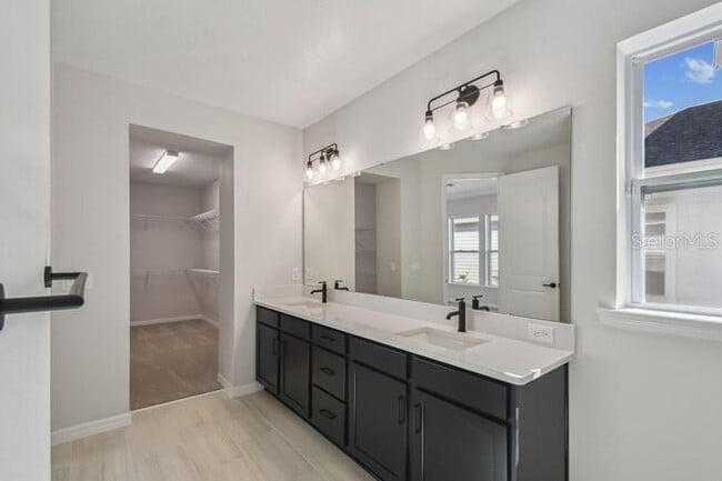 Building Photo - 3077 Voyager Ave