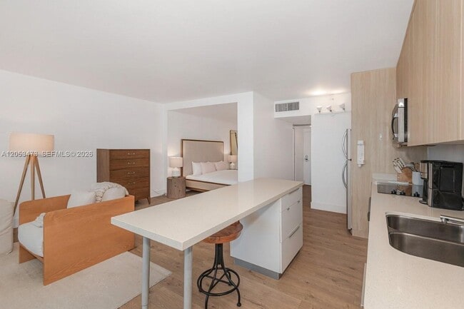 Building Photo - 2301 Collins Ave