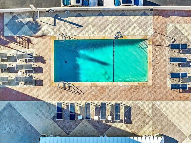 Building Photo - 4200 N Ocean Dr