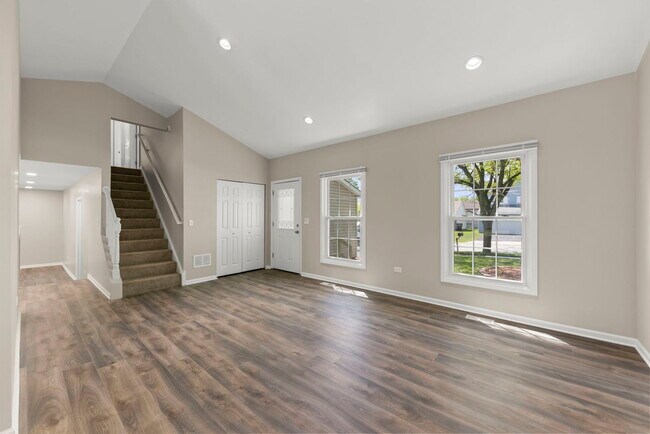 Building Photo - 1057 Bothwell Cir