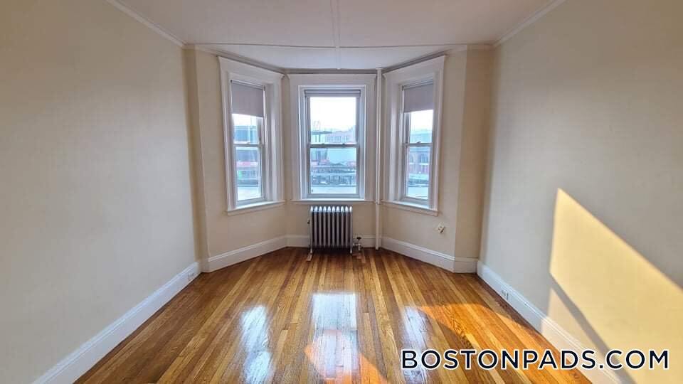 Building Photo - 1179 Boylston St