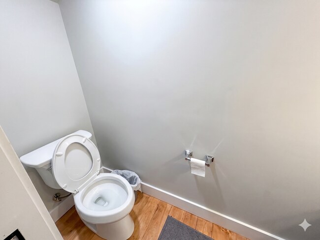 Building Photo - Modern Rental - Southside