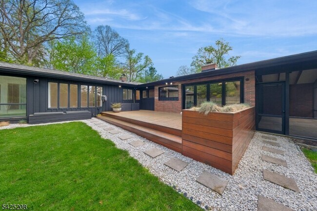 Building Photo - 293 Wyoming Ave