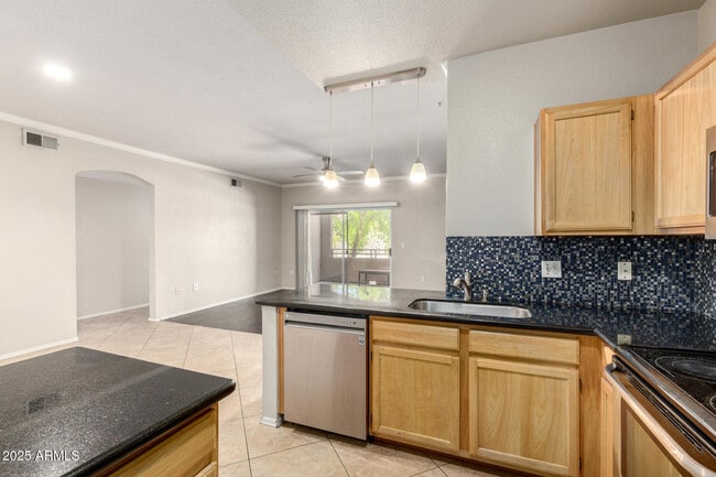 Building Photo - 5401 E Van Buren St