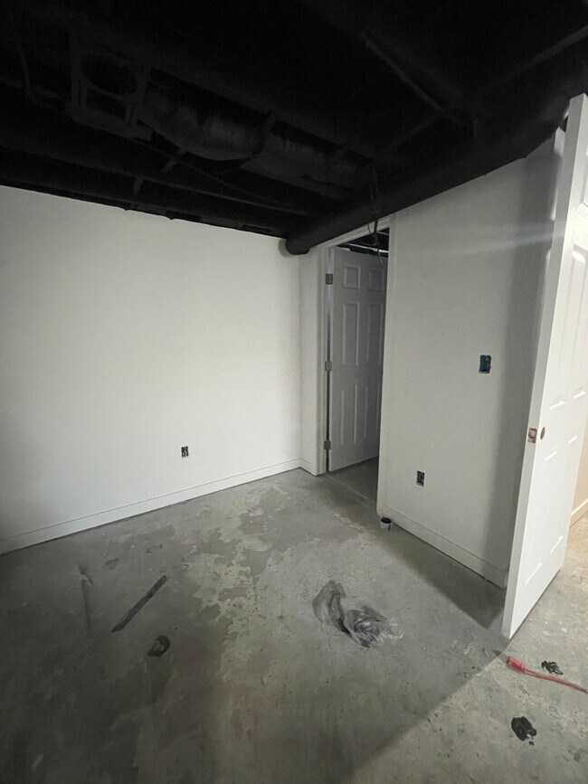 Building Photo - 436 S Washington St