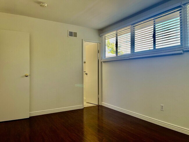 Building Photo - Move-In Ready 3BR/2BA Home w/ Solar, EV Charger & Garage