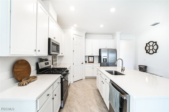 Building Photo - 42090 Lake Timber Dr