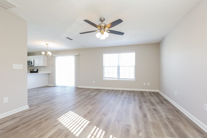 Building Photo - 710 Clear Cir