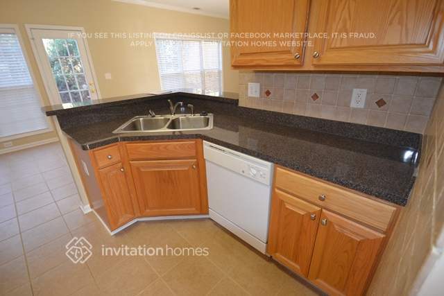 Building Photo - 595 Regal Lady Ct