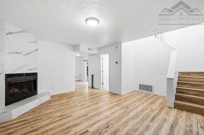 Building Photo - 1468 Acequia Borrada