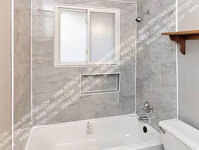 Building Photo - 3422 SW 8th St