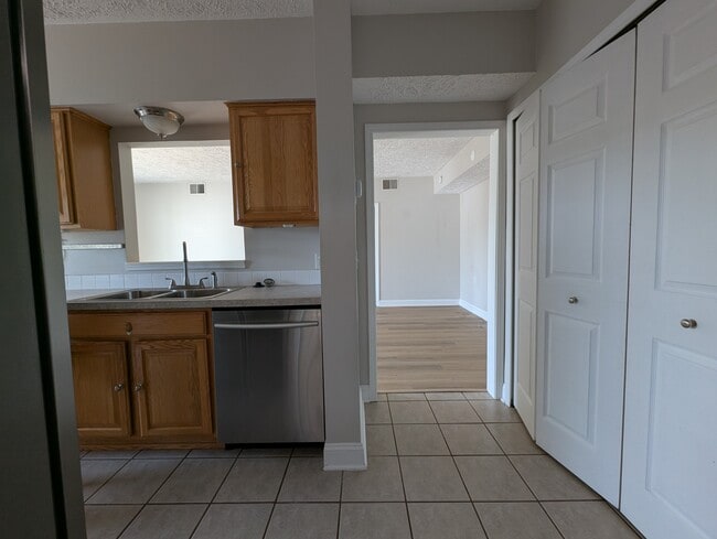 Building Photo - 3738 Riverbed Ln SE