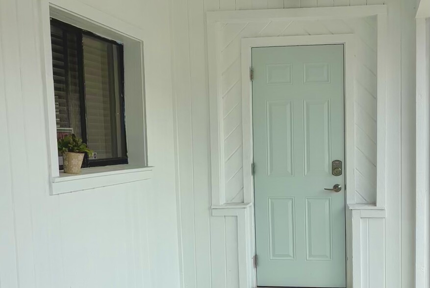 Building Photo - 107 176th Ter W