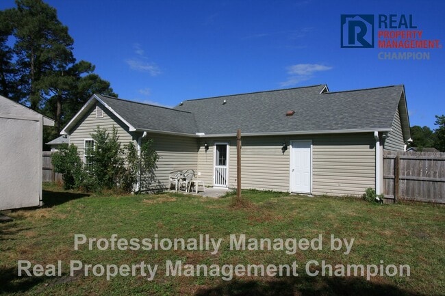 Building Photo - Freshly Updated 3 BD/2 BA Home with Garage, Fenced Yard Near Smith Creek Park