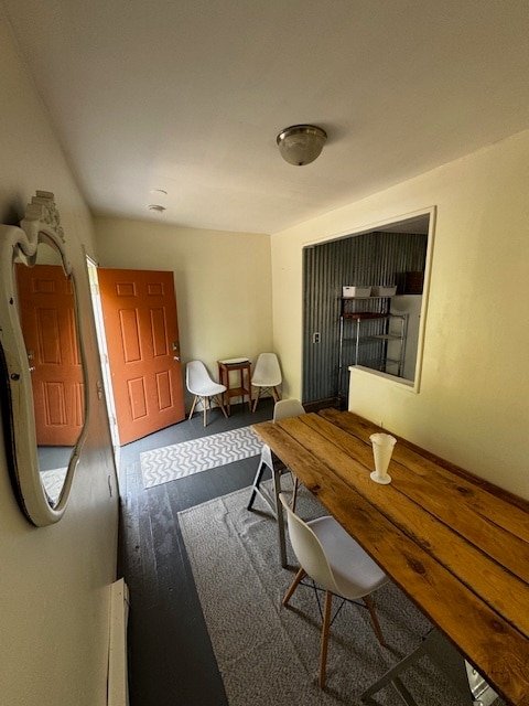 Eat - Apt A - 26 Meredith St