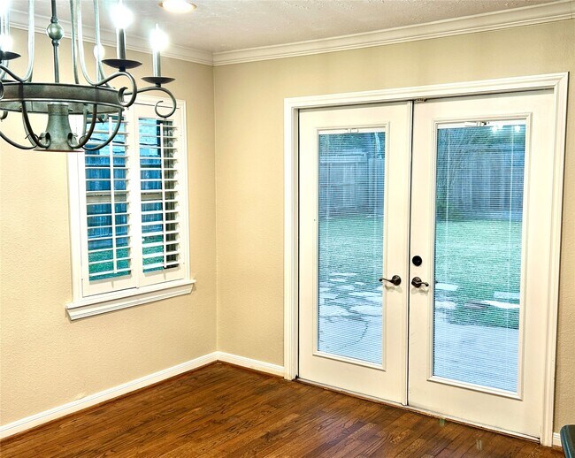 Building Photo - 5022 Darnell St