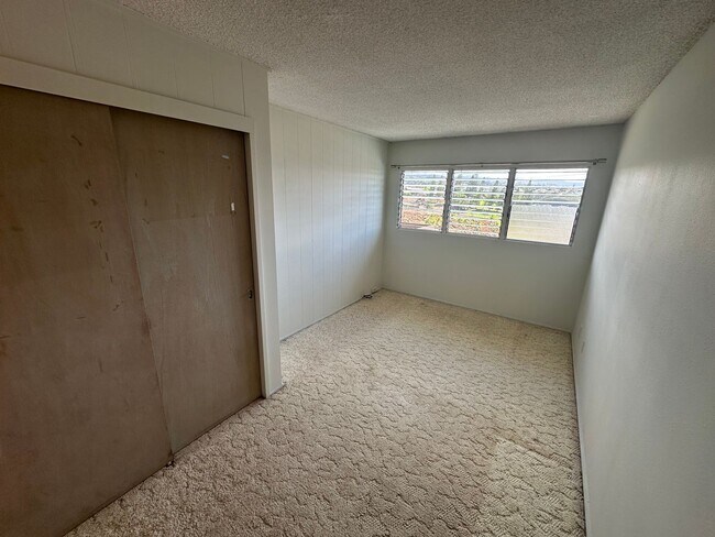 Building Photo - 3 BD / 2 BA Townhome in Aiea!!!