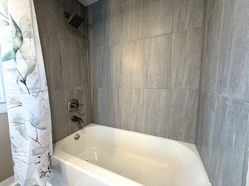 Building Photo - 184 Burritt Rd