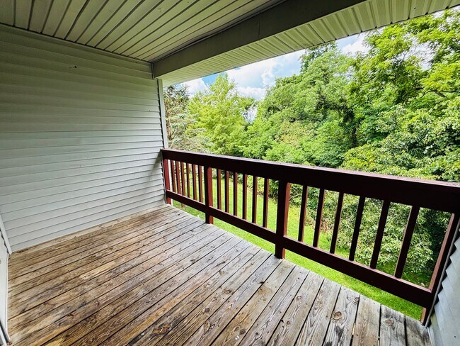 Building Photo - 403 Berryfield Ln