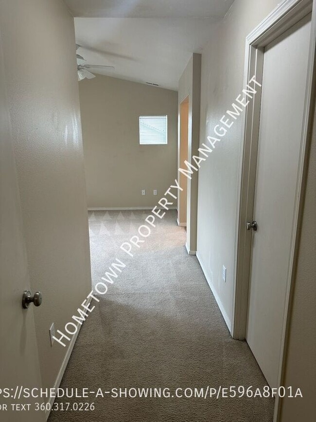 Building Photo - 4332 Freemont St NE