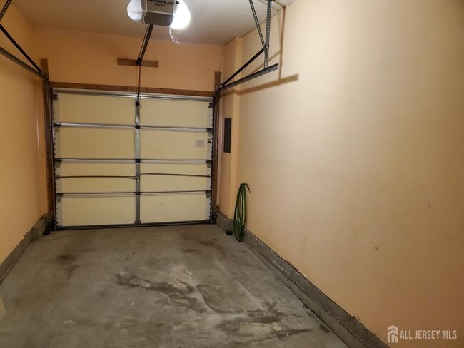 Building Photo - 202 Alder Ct