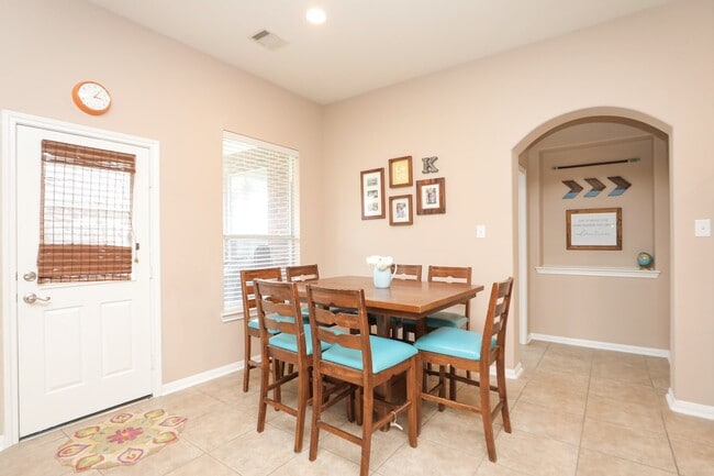 Building Photo - 18123 Quarry Vale Dr