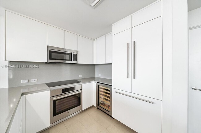 Building Photo - 88 SW 7th St