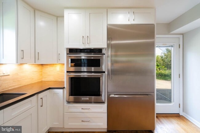 Building Photo - 610 Valley Brook Dr
