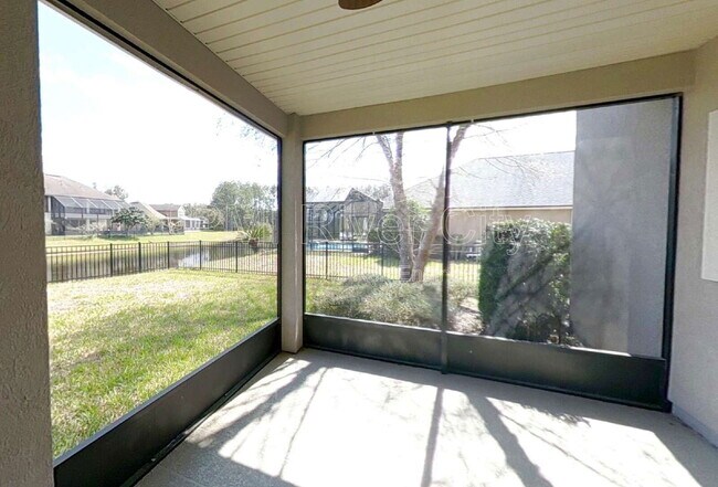 Building Photo - 2099 Club Lake Dr