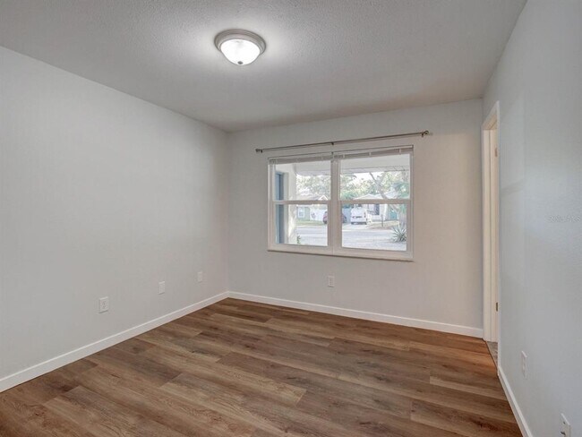 Building Photo - 1007 Sumner Blvd