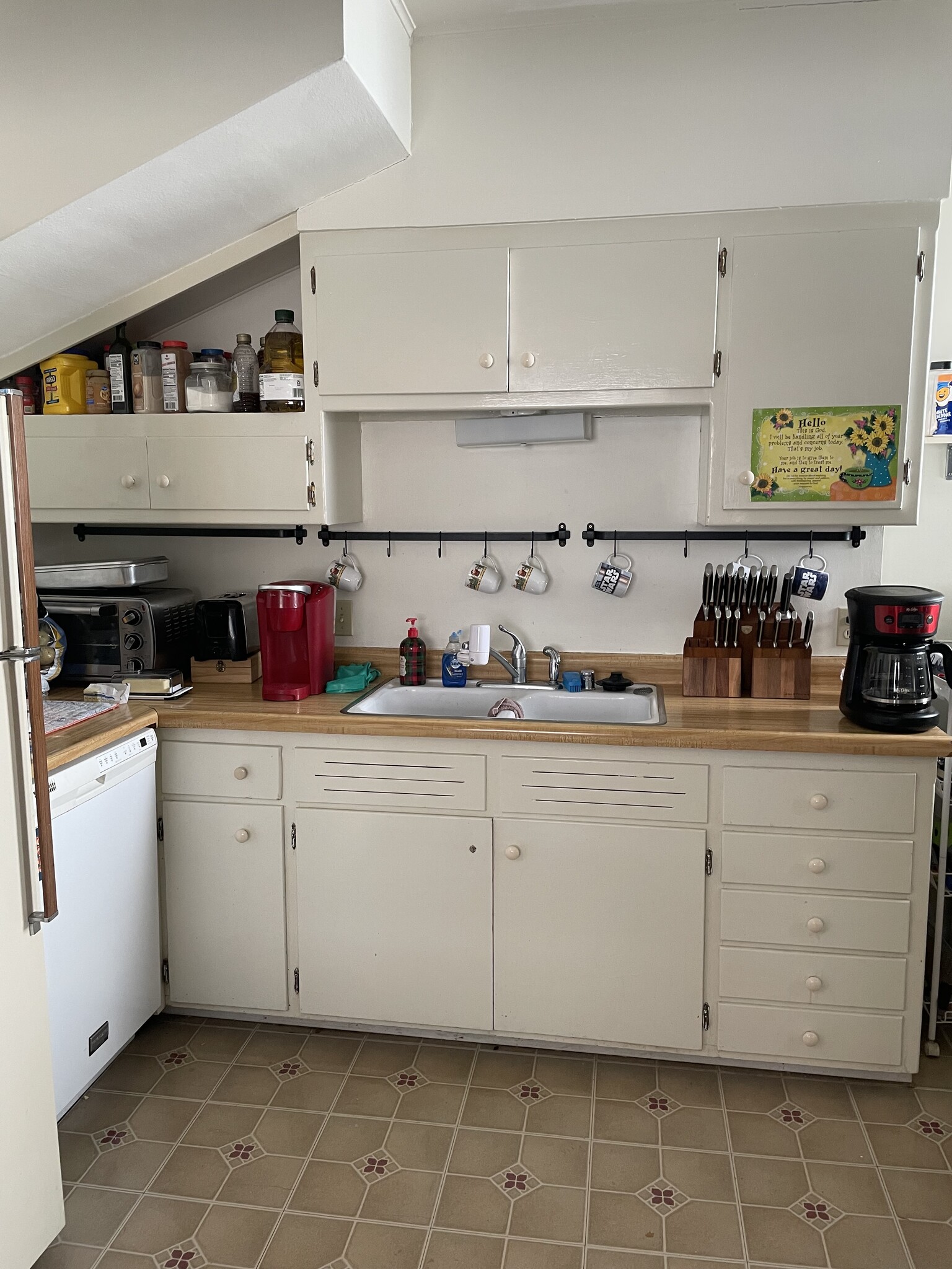 Kitchen - 2102 E Beverly Rd