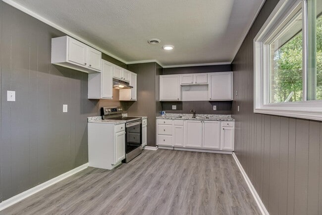 Building Photo - 3607 Massiot Dr