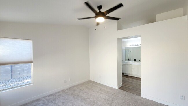 Building Photo - 4825 White Aspen Ave