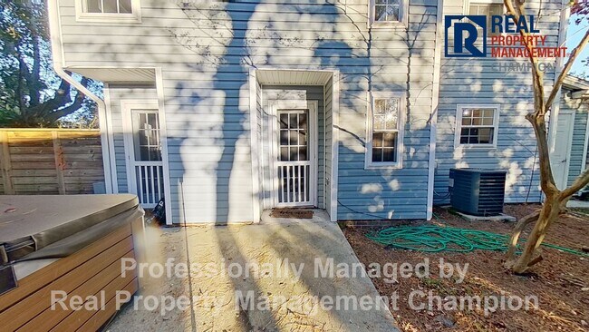 Building Photo - Beautifully Updated Home Featuring Fenced ...