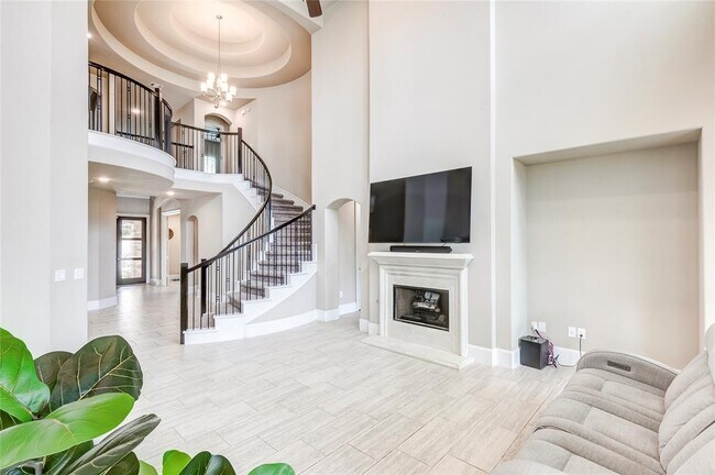 Building Photo - 405 Millard St